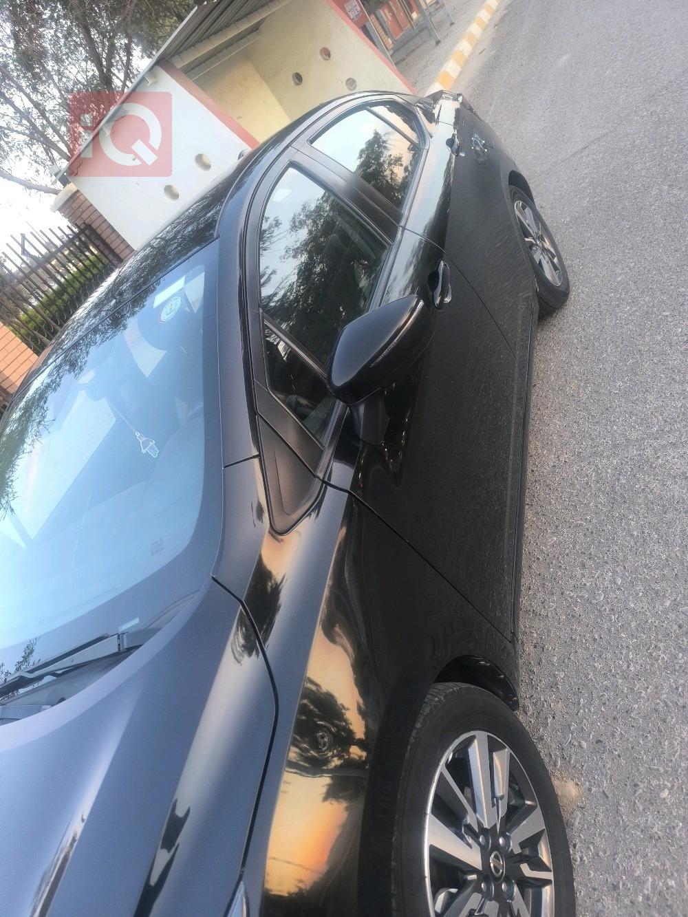 نيسان فيرسا